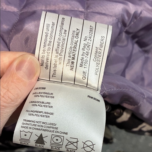 Elegant Black and White Floral Winter Jacket - Picture 10 of 15